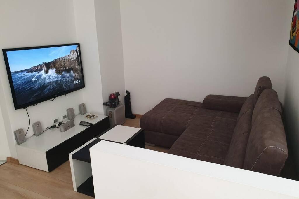 Your Lovely Home, Porta Venezia-1 Queen Bed, 3 Single Beds, 1 Sofa Bed- 밀라노 외부 사진